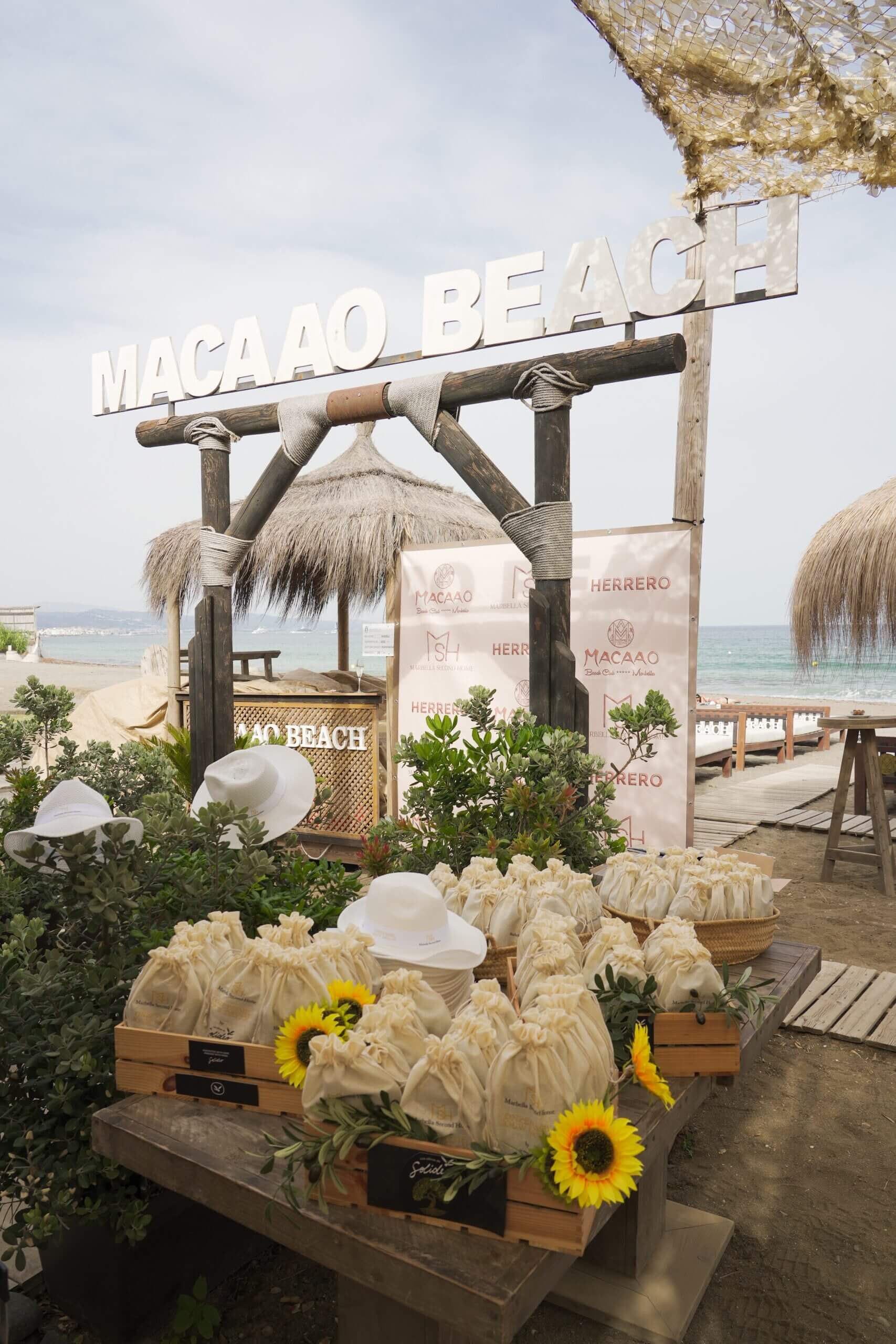 La Noche de San Juan – Welkom bij Macao Beach Welkomstdetails bij Macao Beach Club voor Marbella Second Home